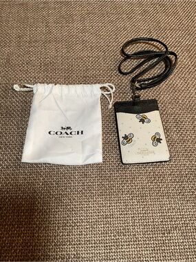 Coach ID Lanyard Bee Print Chalk Multi Card Holder w/Dustbag